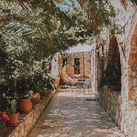 Creta Vitalis Kalathas Bagian luar foto