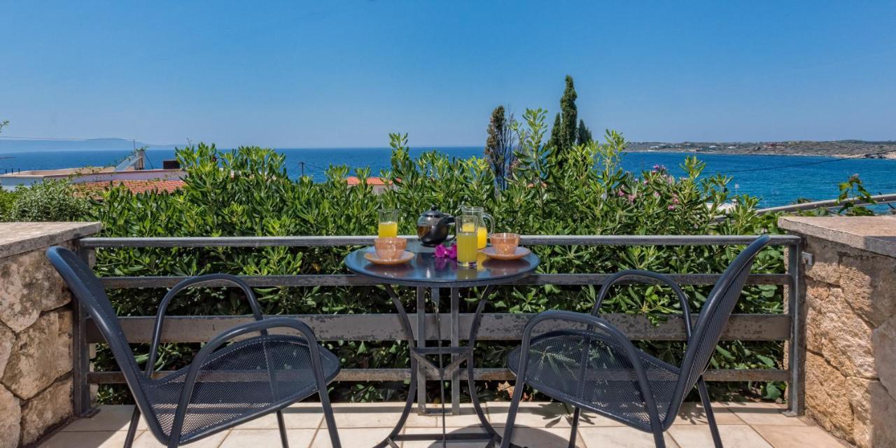 Creta Vitalis Kalathas Bagian luar foto