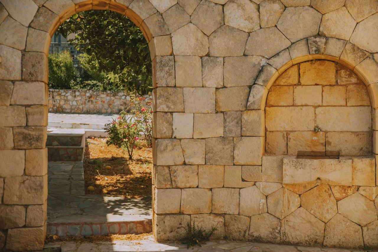 Creta Vitalis Kalathas Bagian luar foto